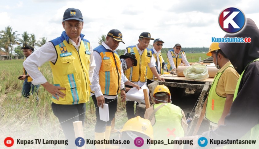 ‎Tinjau Irigasi Gantung Rawajitu, Kementerian PU Targetkan Perbaikan Rampung Dua Pekan