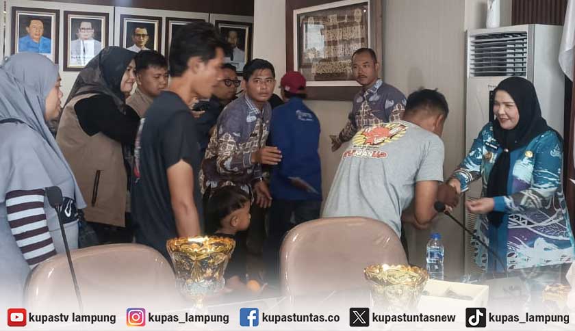 Pemkot Bandar Lampung Salurkan Santunan Rp261 Juta untuk Warga Sakit dan Keluarga Berduka