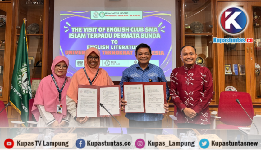 Prodi Sastra Inggris Universitas Teknokrat Indonesia Terima Kunjungan Edukatif SMA IT Permata Bunda Bandar Lampung