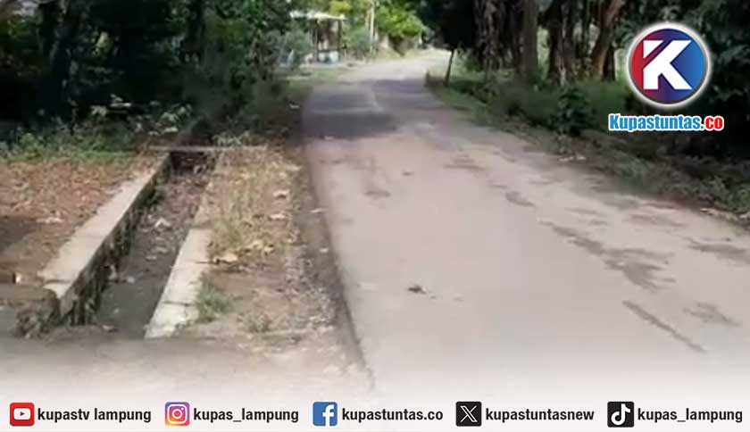 Jalan Rusak dan Sawah Kering, Warga Purwoasri Metro Menjerit