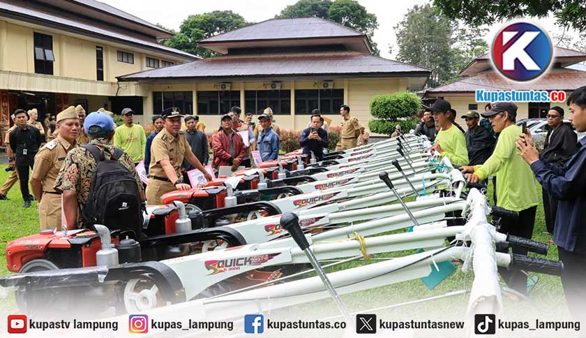 Lampung Barat Dorong Swasembada Pangan, 10 Kelompok Tani Terima Bantuan Hand Traktor