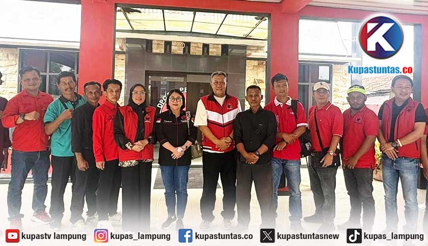 Tagih Janji Pemkot, PDI-P Kawal Tuntutan Petani Korban Banjir di Metro Selatan