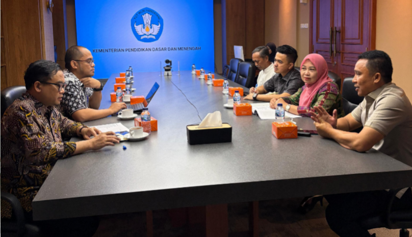 Sekolah Rusak hingga Fasilitas Digital Jadi Prioritas, Parosil Minta Dukungan Kementerian