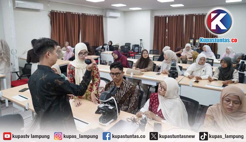 FST UIN RIL Gelar Workshop Perawatan Mikroskop Diikuti Sejumlah Instansi di Lampung