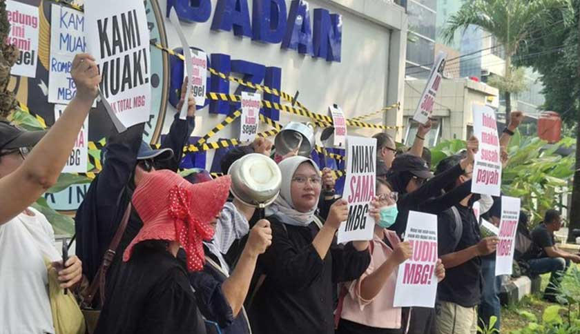 Massa Demo Kantor BGN, Minta Audit MBG