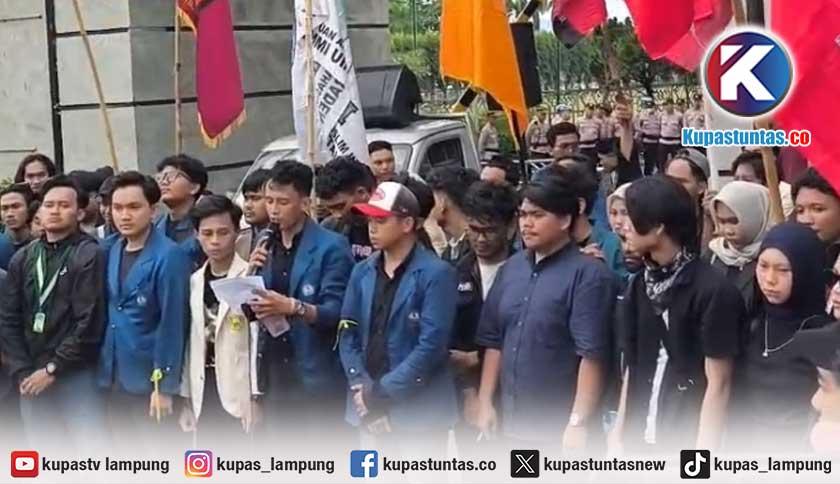 Mahasiswa Bubarkan Diri, Ultimatum Aksi Massa Lebih Besar Bila Tuntutan Tidak Dipenuhi