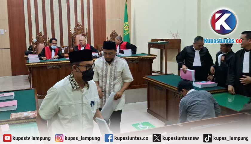Tiga Terdakwa Korupsi Dana PI PT LEB Dituntut 4 hingga 10 Tahun Penjara