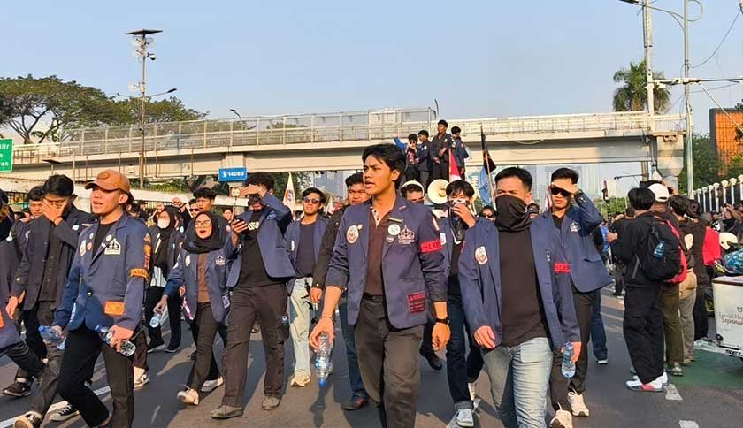 Long March ke DPR, Mahasiswa Gaungkan 'Tritura Kembali' dan Desak Evaluasi Pemerintah