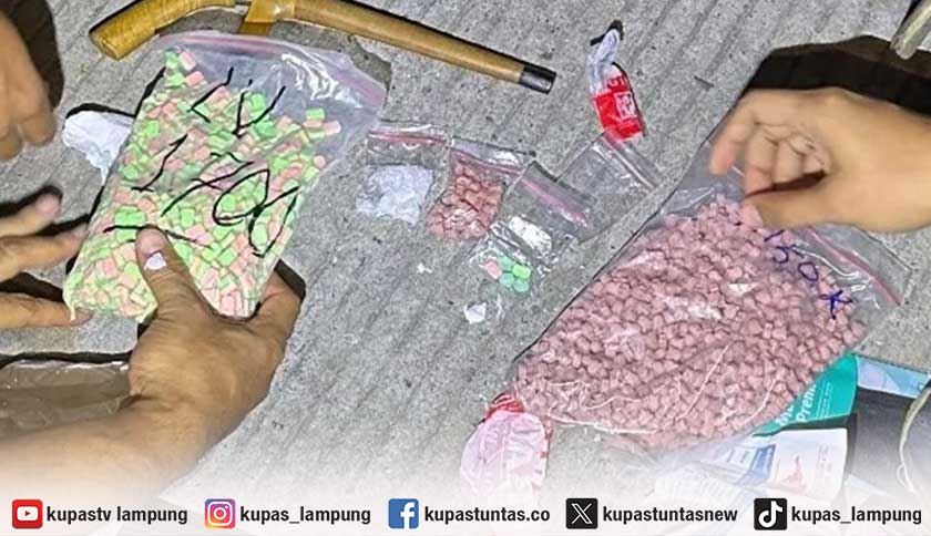 Kurir Narkoba Dibekuk di Tol Terpeka, Polisi Sita Ribuan Pil Ekstasi dan Sabu