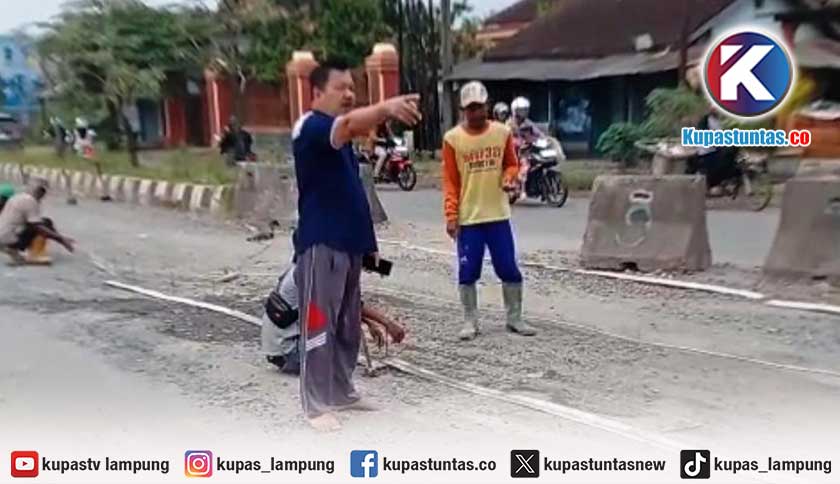 Viral! Warga Metro Protes Jalan Pattimura Masih Bagus Dicor Lagi