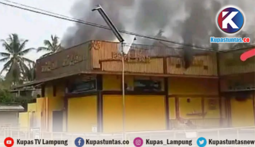 Toko Diamond Berkah di Wonosobo Ludes Terbakar, Kerugian Ditaksir Rp1 Miliar