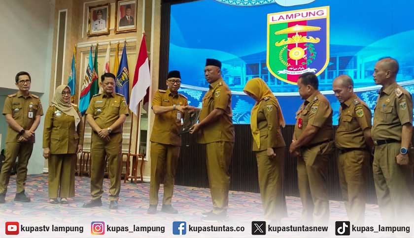 I Komang Koheri Terima SK Plt Bupati Lampung Tengah dari Kemendagri