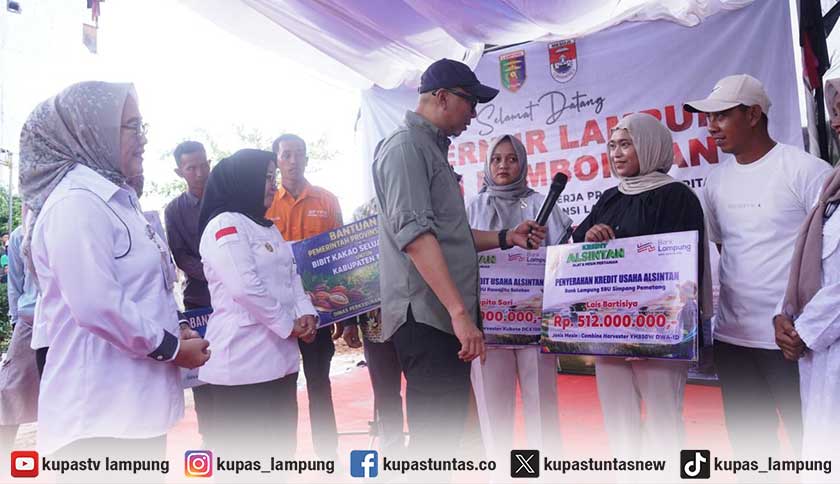 Dukung Program Desaku Maju, Bank Lampung Salurkan Kredit Alsintan