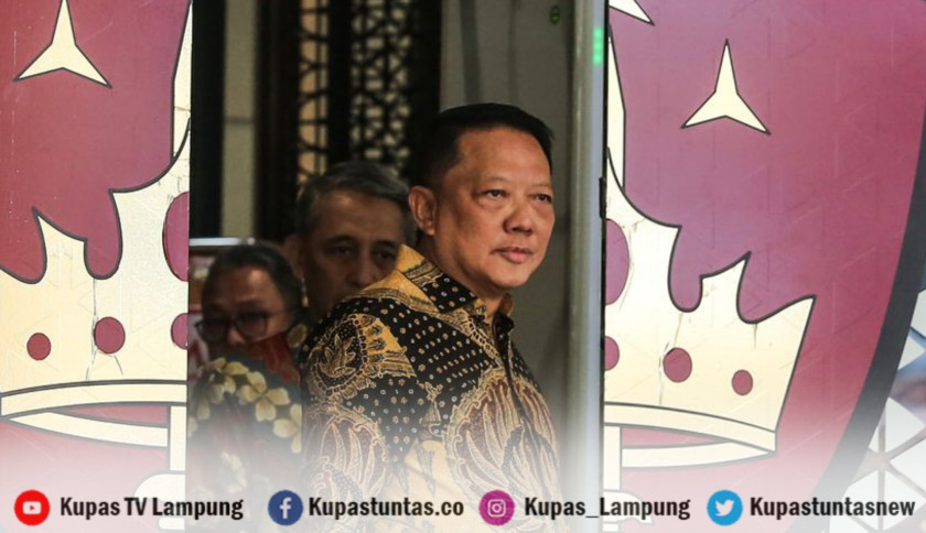 ‎Eks Jampidsus Febrie Adriansyah Resmi Ditahan Kejagung