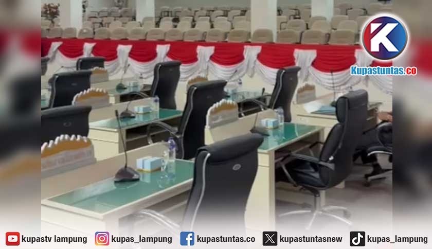 Hanya 28 dari 85 Anggota DPRD Lampung Hadir Langsung di Paripurna