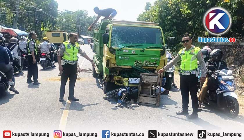Pemotor di Pringsewu Tewas Usai Tabrak Truk Pengangkut Pasir