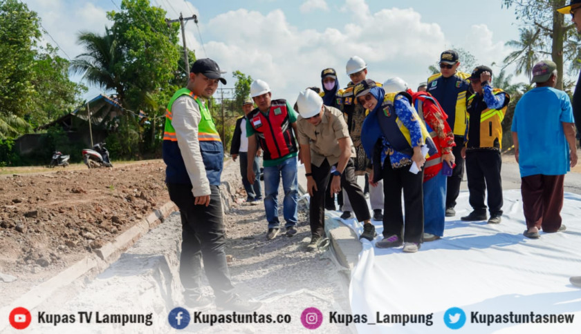 ‎Tinjau Proyek Jalan Gunung Sugih-Kota Gajah, Mirzani: Pemprov Terapkan Pengawasan Ketat dan Berlapis