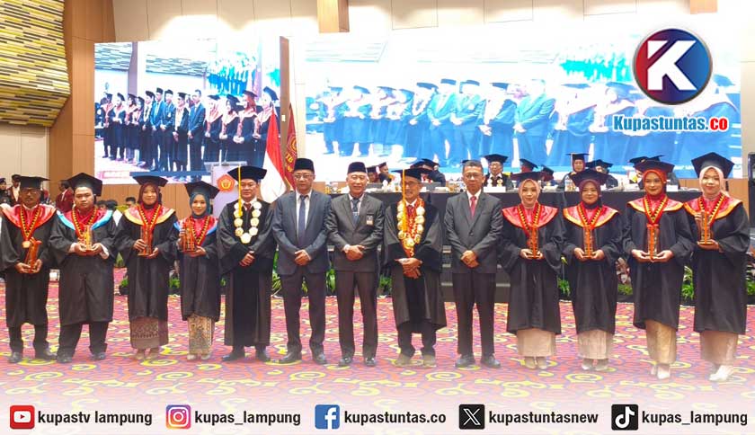 Rapat Senat Terbuka Wisuda Sarjana ke-48, UTB Lampung Kukuhkan 305 Lulusan Berintegritas dan Berdaya Saing
