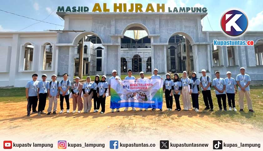 Kampus Berdampak: Peserta BTI 2026 Bidang Kecerdasan Artifisial Sholat Jumat Bersama Rektor Universitas Teknokrat Indonesia di Masjid Al-Hijrah