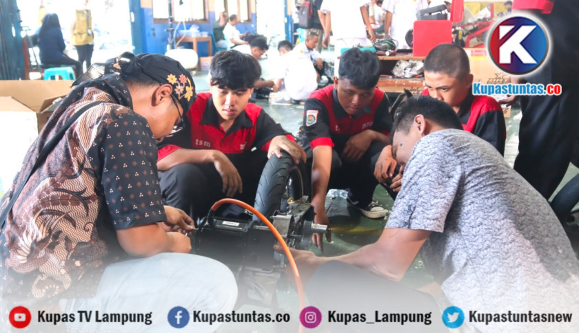 ‎Jelang HUT RI ke-81, PLN Bekali Generasi Muda Lampung Kompetensi Kendaraan Listrik Lewat Pelatihan Konversi Motor
