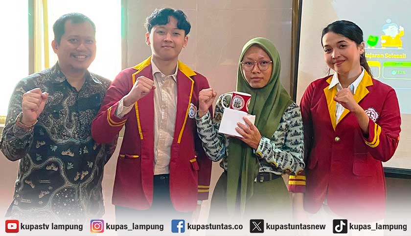 Kampus Berdampak: Universitas Teknokrat Indonesia Tingkatkan Kemampuan Bahasa Inggris Siswa SMAN 1 Bandar Lampung melalui Workshop Duolingo