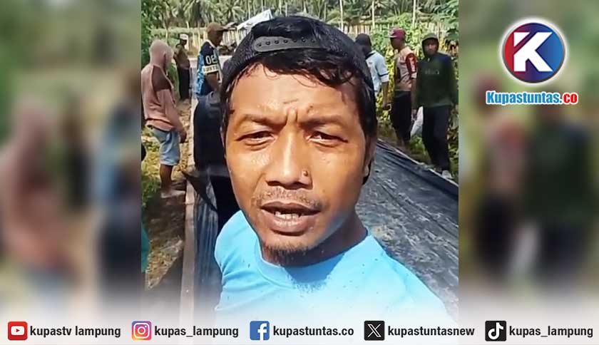Kecewa Jalan Rusak Parah, Warga Lamtim Perbaiki Swadaya dan Ogah Bayar Pajak