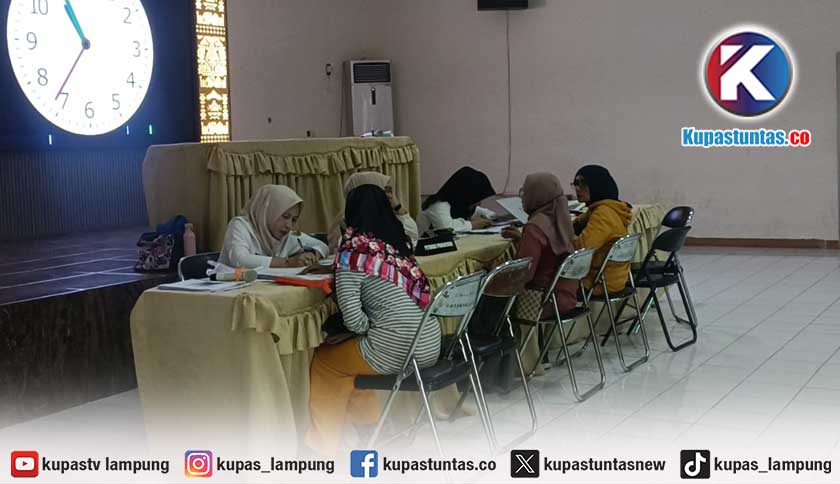 Ratusan Wali Murid Serbu Posko Pengaduan SPMB, Desak Verifikasi Data Ulang