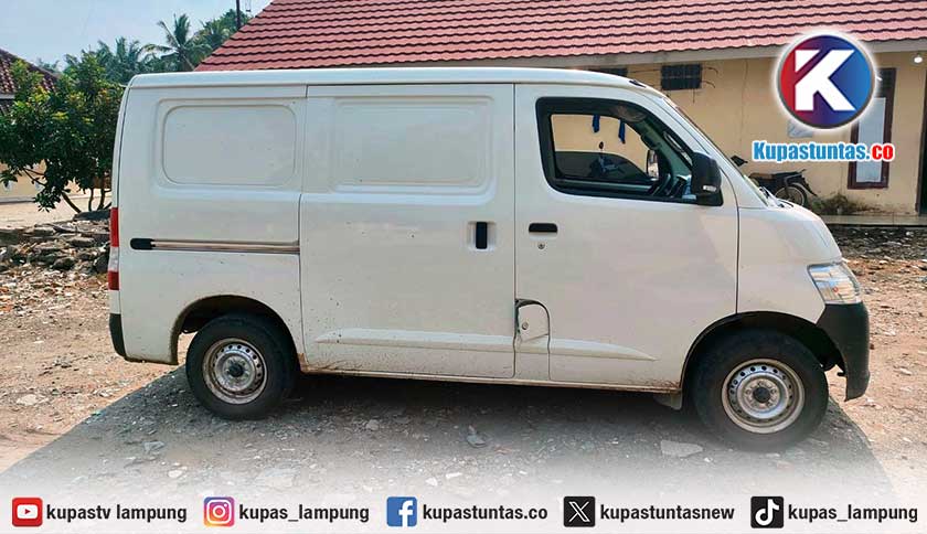 Panik Dikejar Polisi, Pencuri Tinggalkan Mobil Curian di Lampung Tengah