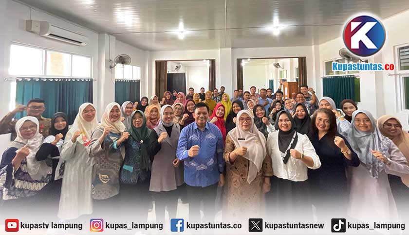 Kampus Berdampak, FSIP Universitas Teknokrat Kolaborasi dengan SMAN 4 Bandar Lampung Gelar In House Training 'SMART Teacher with AI'