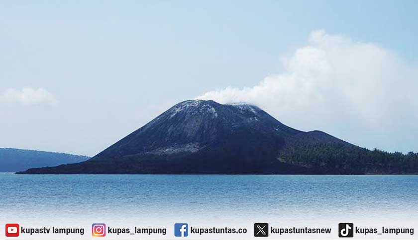 Erupsi Gunung Anak Krakatau Mereda tapi Masih Siaga