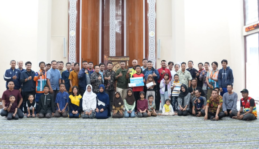 Pelindo Regional 2 Panjang Serahkan 40 Beasiswa untuk Anak Pekerja Berprestasi