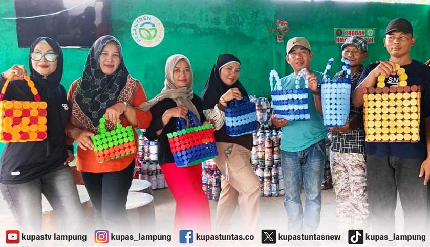 Ketika Sampah Jadi Rupiah dari Tangan Kreatif Warga Metro Utara