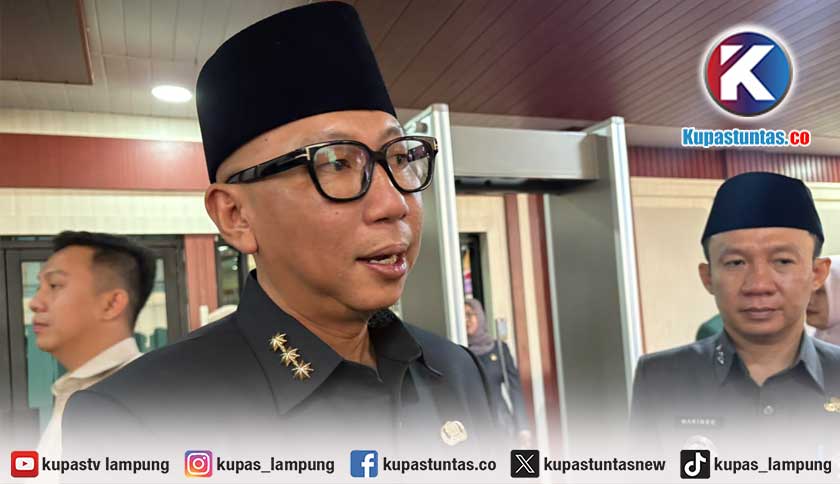 Marak Warga Perbaiki Jalan Rusak, Gubernur Kaji Bantuan untuk Jalan Desa