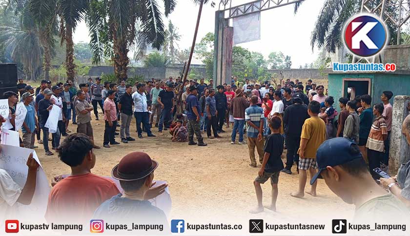 Warga Gelar Aksi di TPAS Karangrejo Metro, Teriakkan Tuntutan “Tutup”