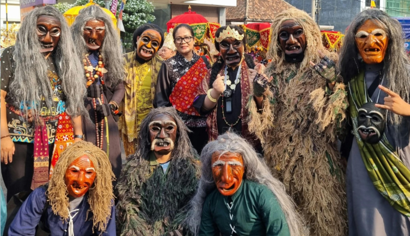 Lampung Barat Sabet Juara Kabupaten Terkreatif di Lampung Tapis Karnaval 2026