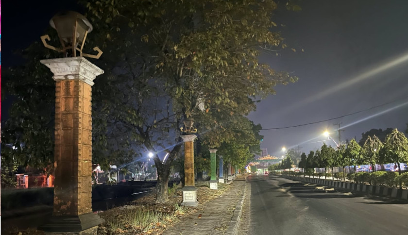 Lampu Jalan Jenderal Sudirman Kota Metro Mati dan Tak Terawat