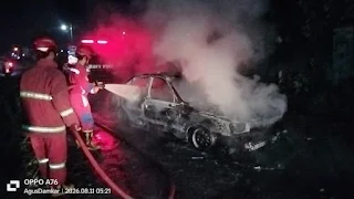 Mobil Terbakar di Jalan Lapas Way Huwi Lampung Selatan, Damkarmat Bergerak Cepat