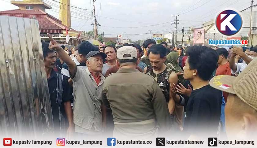 Pedagang Pasar GSG Talang Padang Tanggamus Bertahan dari Relokasi ke Pasar Modern