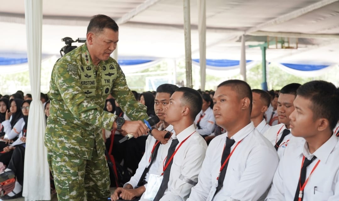 Pangdam XXI/Radin Inten Bekali 3.375 Mahasiswa Baru Polinela: Bela Negara Investasi Masa Depan