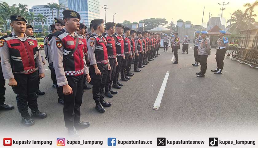 Polri Turunkan 18.504 Personel Amankan Demo di Gedung DPR RI