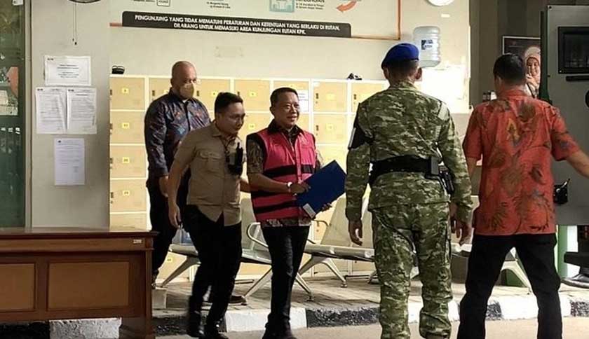 Kejagung Periksa Eks Jampidsus Febrie Adriansyah sebagai Tersangka, Dijemput dari Rutan KPK