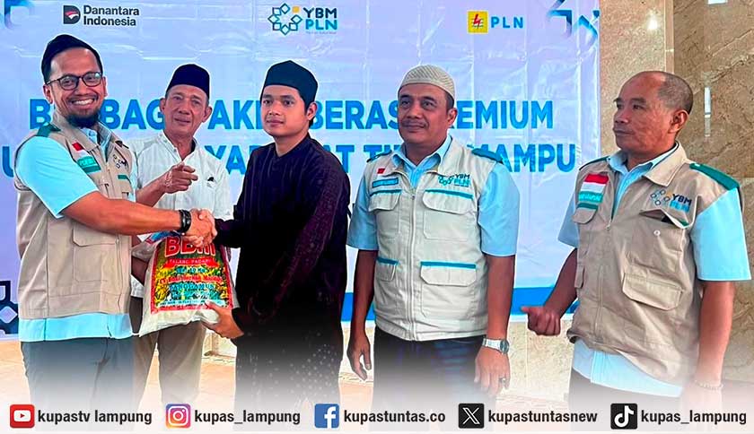 Berbagi Manfaat, YBM PLN UP3 Tanjung Karang Salurkan Beras Premium Bagi Ratusan Masyarakat Pra Sejahtera