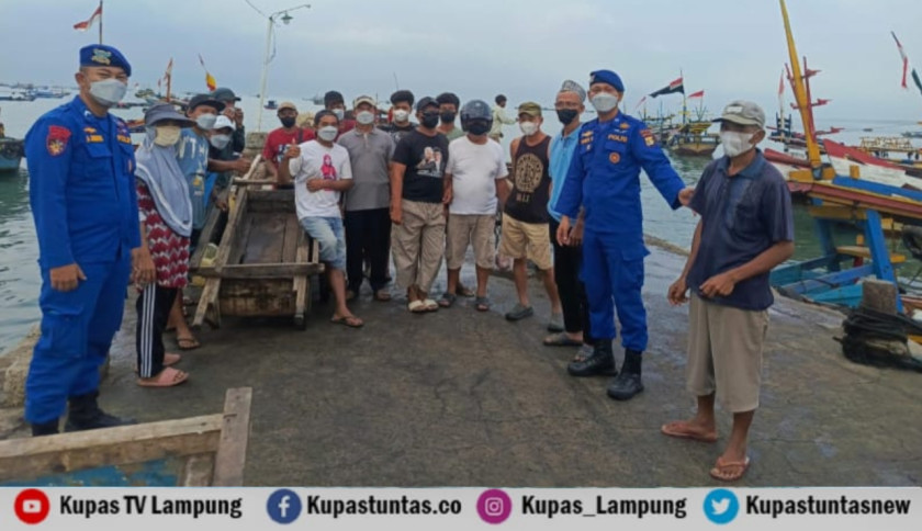 Abu Krakatau Selimuti Teluk Semangka, Polairud Polda Lampung Keluarkan Larangan Melaut