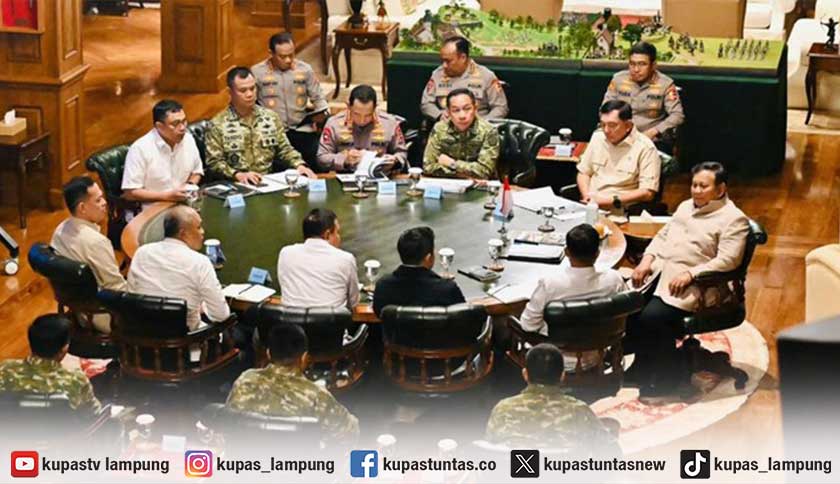 Pantau Karhutla di Sumatera-Kalimantan, Prabowo Panggil Panglima TNI dan Kapolri