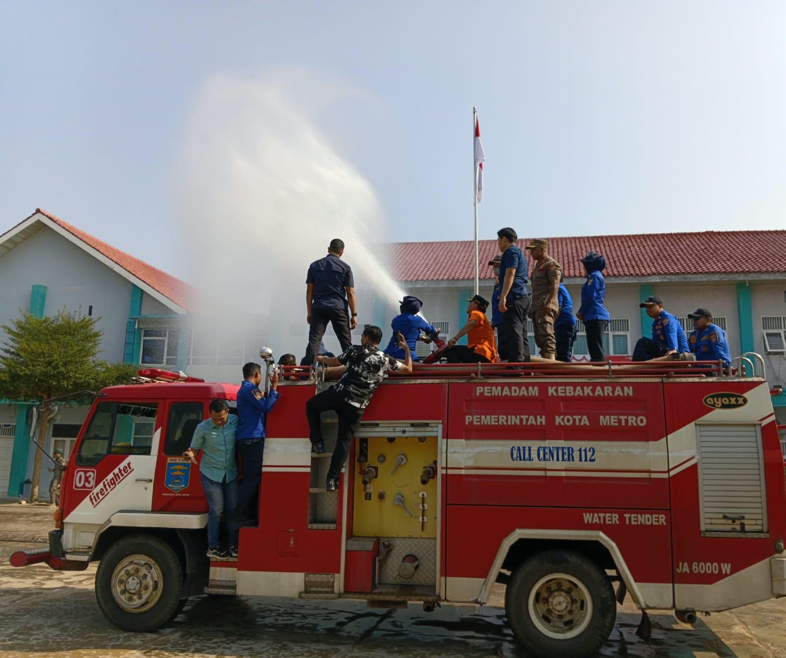 Abu Anak Krakatau dan Kemarau Menghantam Metro, Wali Kota Turun Tangan