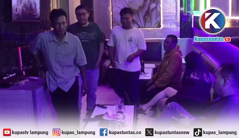 Warga Kedamaian Gerebek Ruko Hiburan Malam Diduga Ilegal, Ditemukan Miras dan Pemandu Lagu