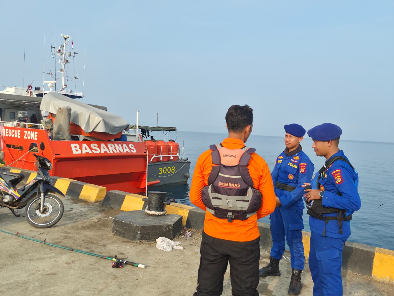 Pencarian 8 Korban Kecelakaan Speed Boat Terkendala Gelombang Tinggi Selat Sunda