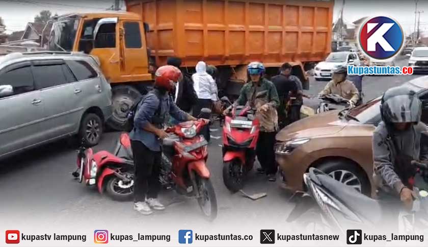 Truk Rem Blong Tabrak Tiga Kendaraan di Jalan Pramuka Bandar Lampung