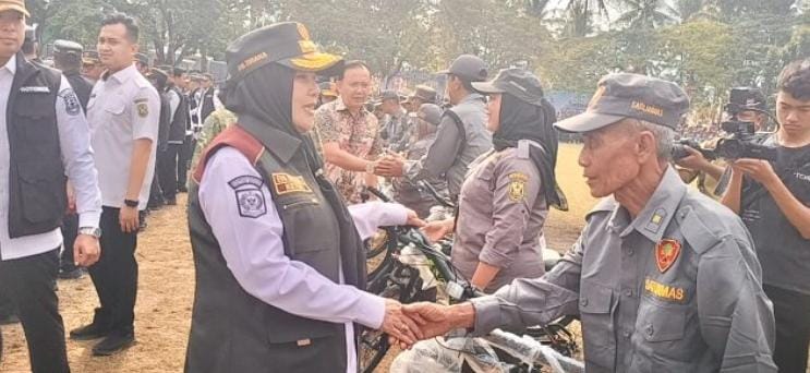 Kemah Bhakti Satya Linmas Resmi Ditutup, Bunda Eva Tekankan Tugas dan Tanggung Jawab