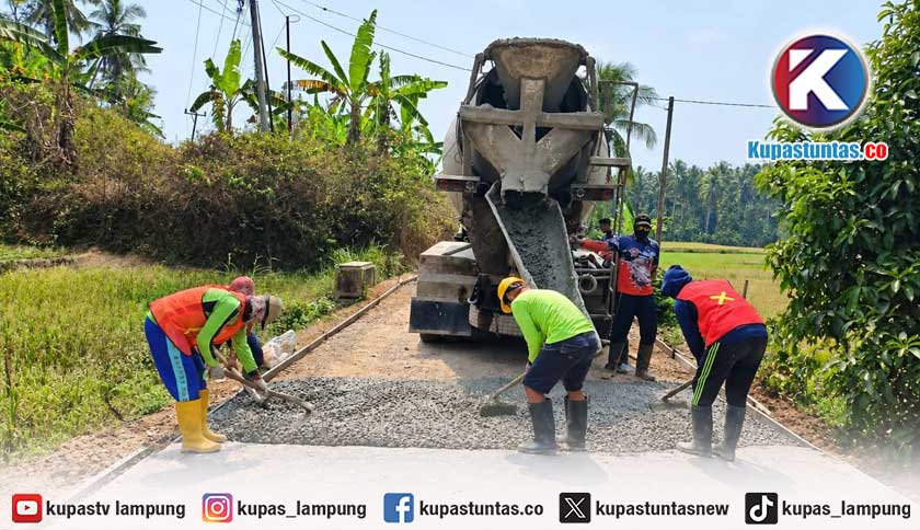 Pemkab Tanggamus Gelontorkan Rp8,45 Miliar untuk Betonisasi Jalan Talang Padang-Sumanda